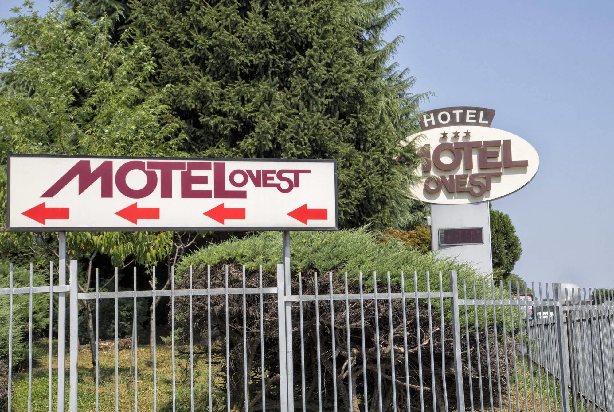 Hotel Motel Ovest 비투오네 외부 사진