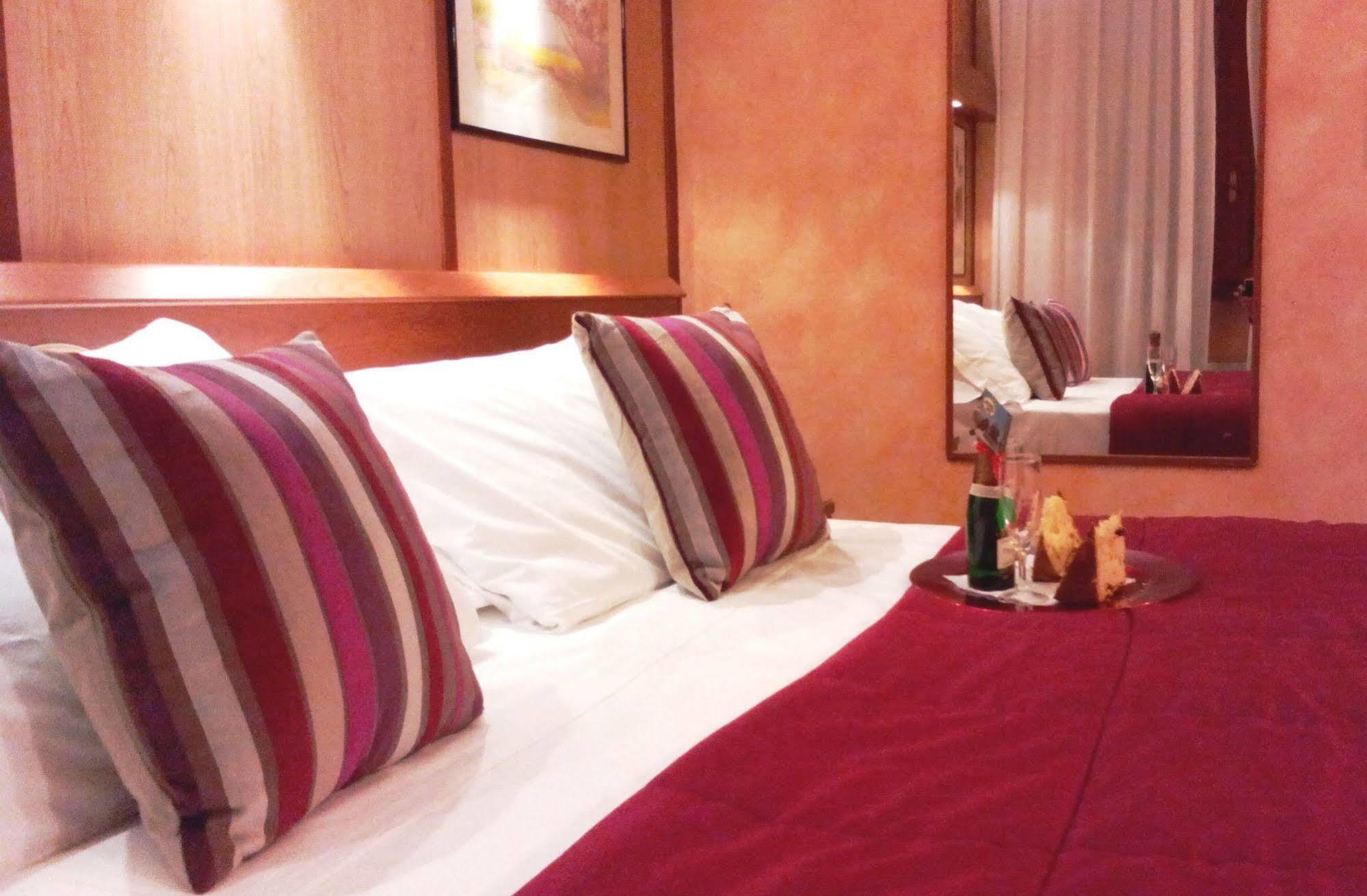 Hotel Motel Ovest 비투오네 외부 사진